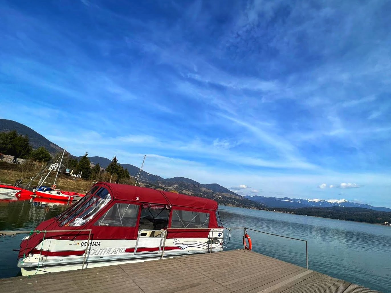 Plimbări cu barca pe Lacul Colibița